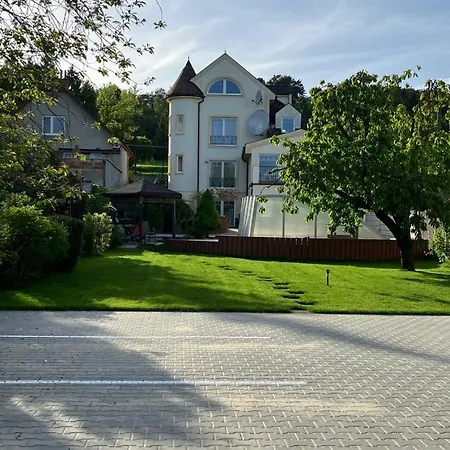 Pri Kupeloch Guest house